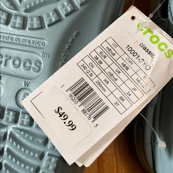 Crocs classic clogs! NWT (women’s size 8 / men’s size 6) - Picture 4 of 4